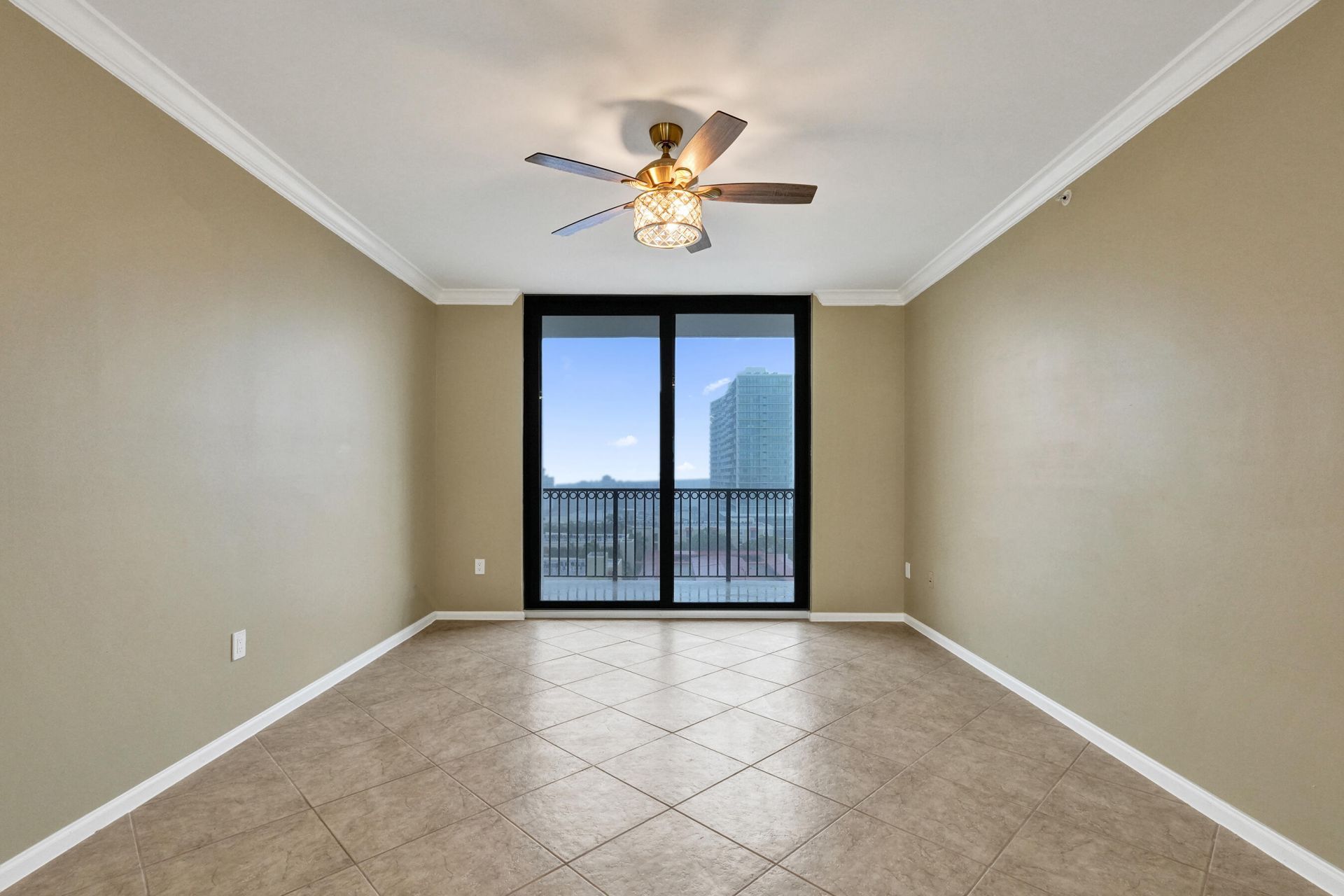 651 Okeechobee, Unit 1010, West Palm Beach, FL 33401 Photo