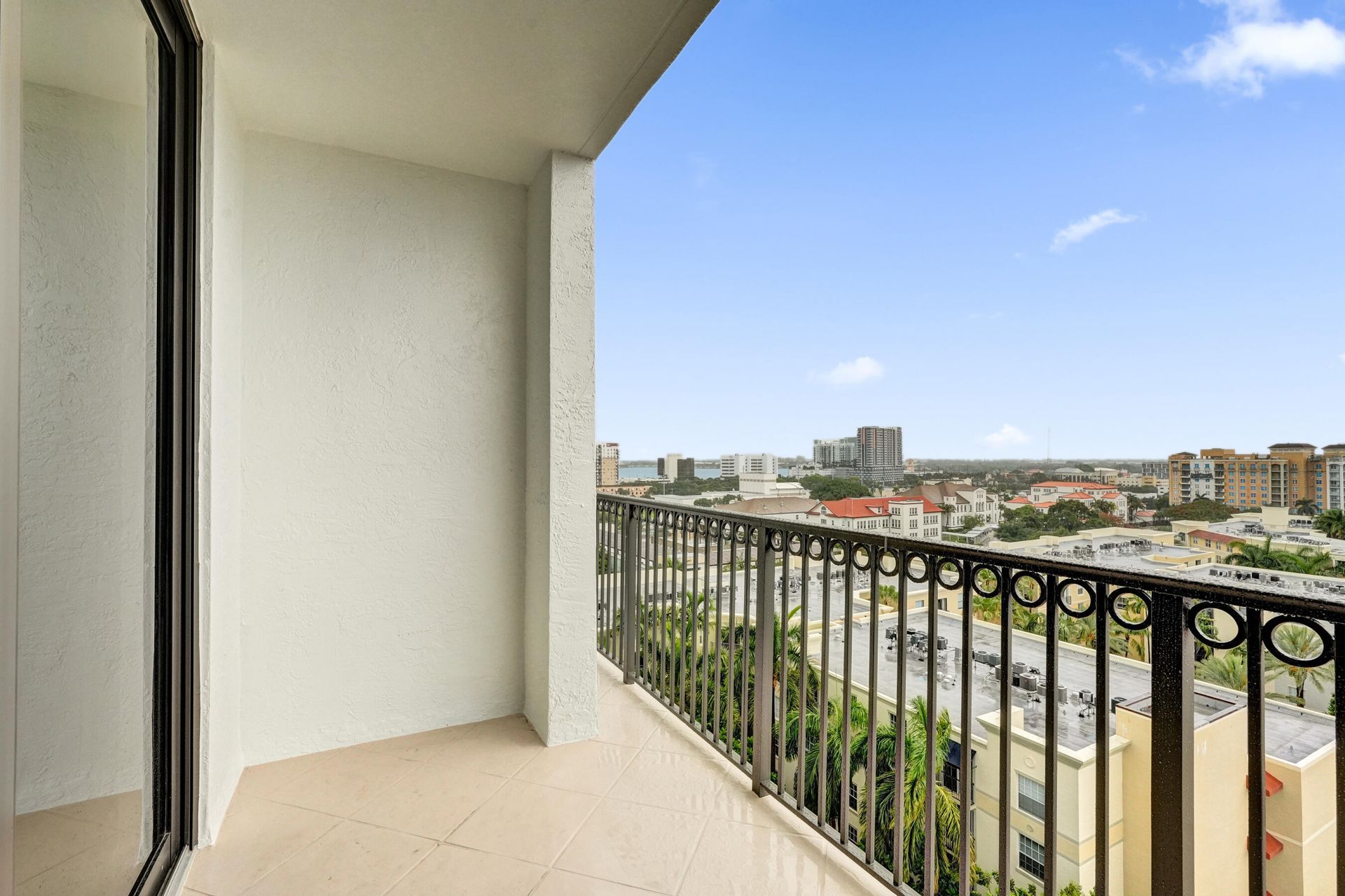 651 Okeechobee, Unit 1010, West Palm Beach, FL 33401 Photo