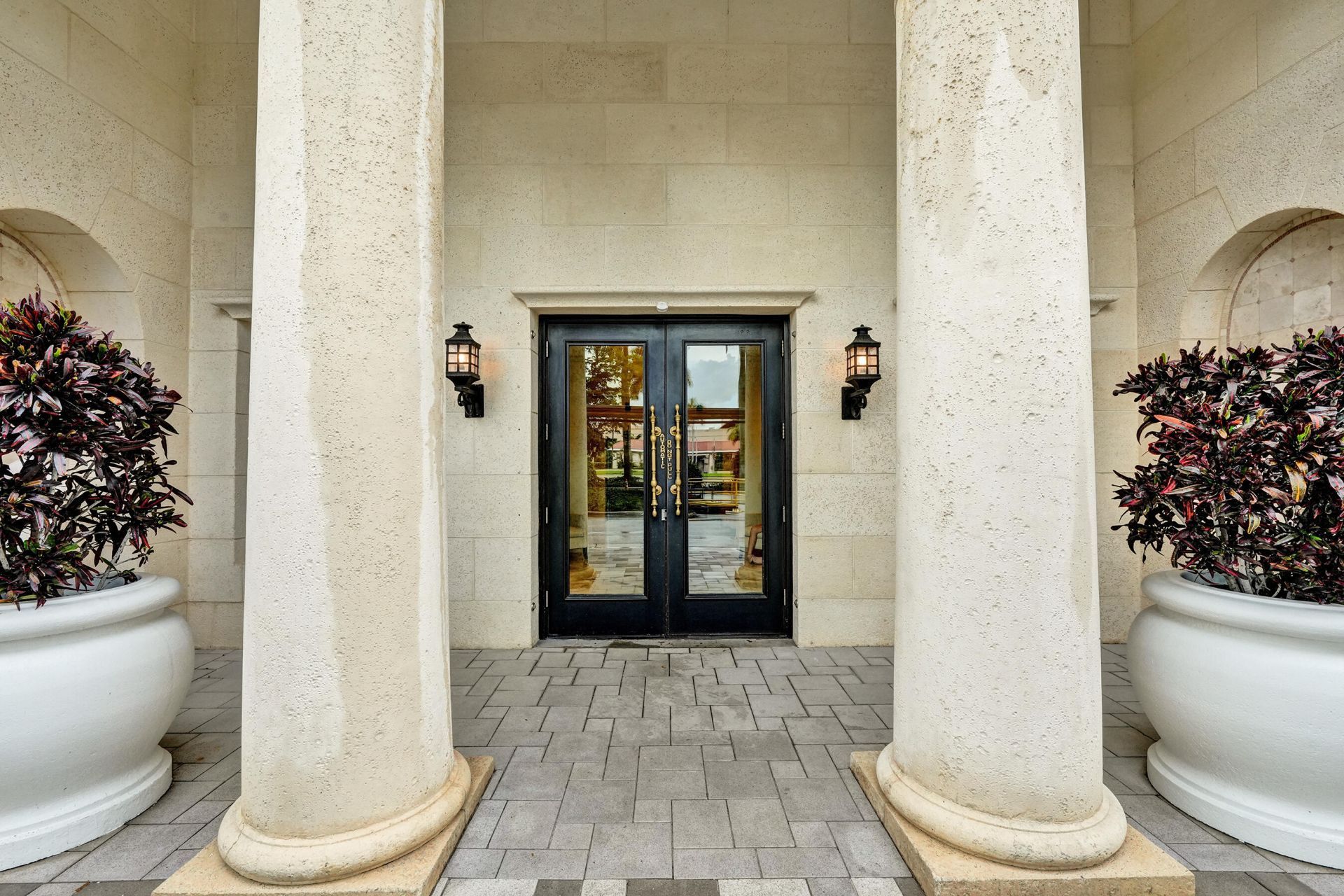 651 Okeechobee, Unit 1010, West Palm Beach, FL 33401 Photo