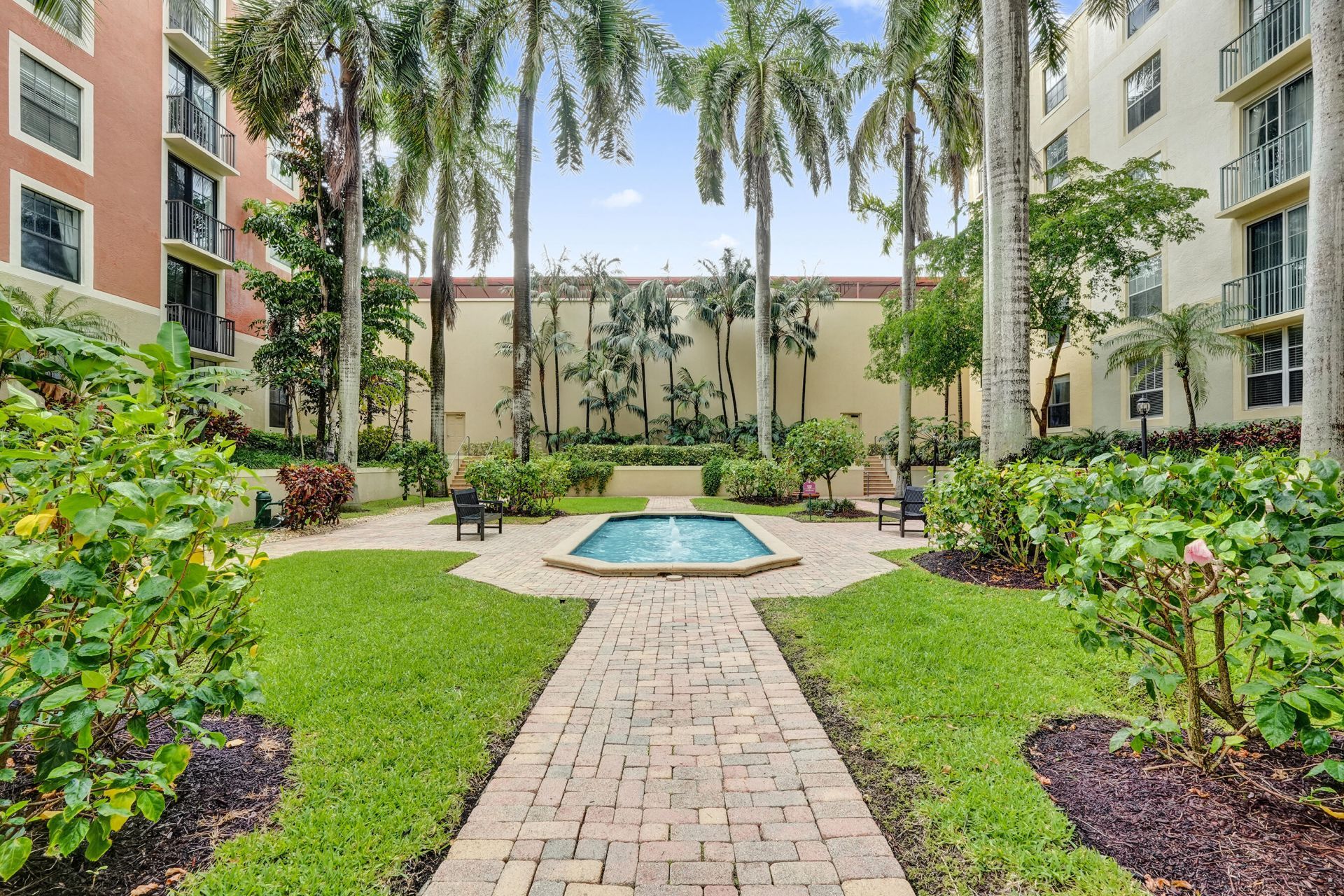 651 Okeechobee, Unit 1010, West Palm Beach, FL 33401 Photo