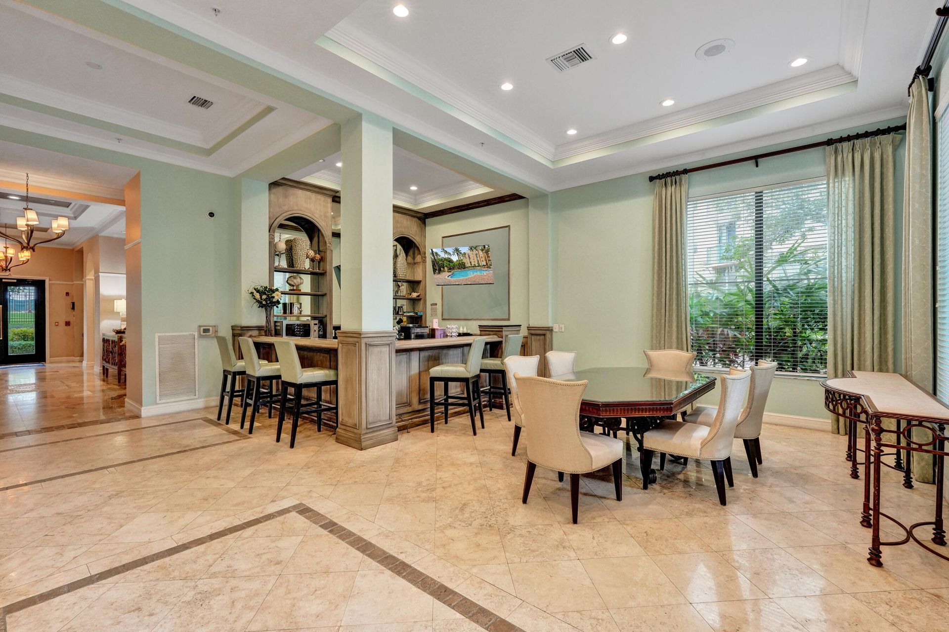 651 Okeechobee, Unit 1010, West Palm Beach, FL 33401 Photo