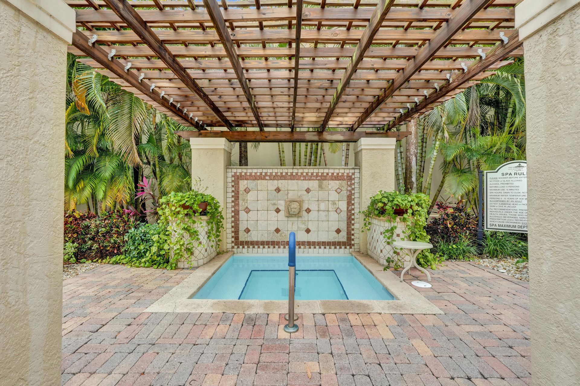 651 Okeechobee, Unit 1010, West Palm Beach, FL 33401 Photo