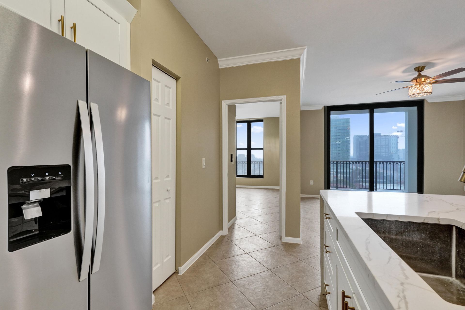 651 Okeechobee, Unit 1010, West Palm Beach, FL 33401 Photo