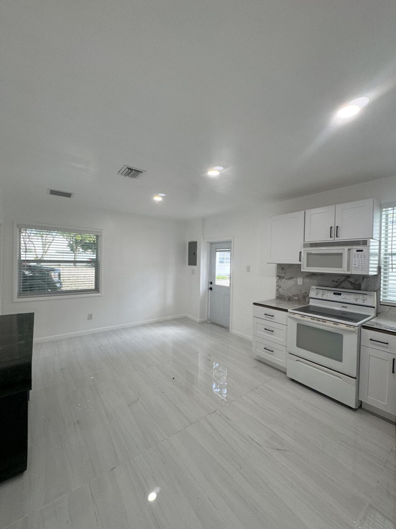 4591 Purdy Lane, Unit 8, West Palm Beach, FL 33415 Photo