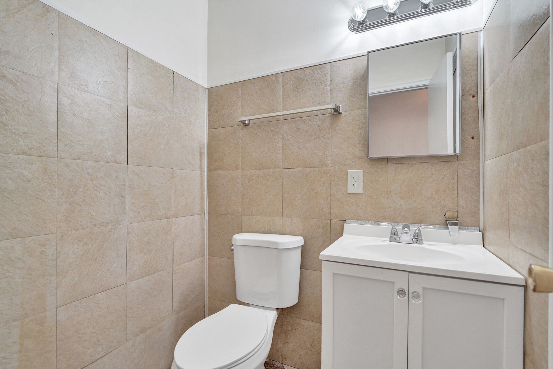 2521 Juniper, Unit 11-b, Delray Beach, FL 33445 Photo