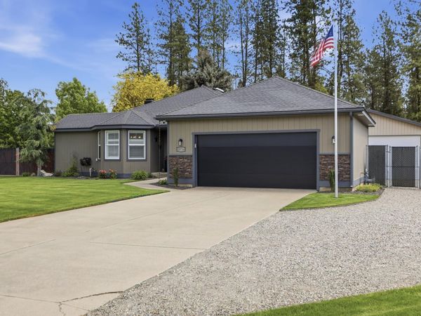 15714 N Gleneden Dr, Spokane, WA 99208