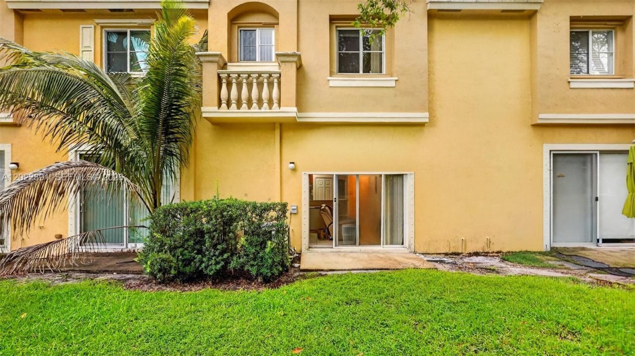 8926 SW 19th St, Miramar, FL 33025 Photo