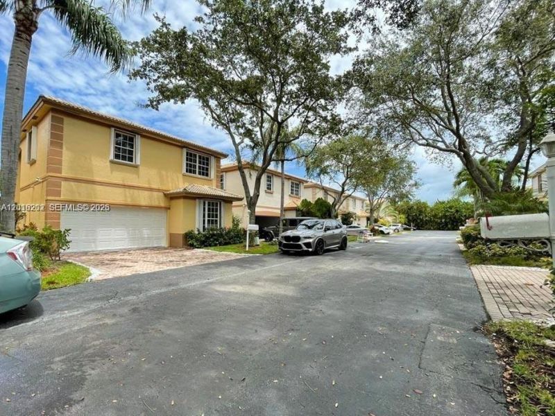 1261 Hayes St , Hollywood, FL 33019 Photo
