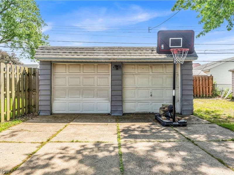 9205 Beech Avenue, Brooklyn, OH 44144 Photo 31