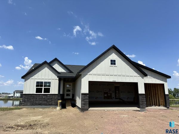 5708 E Ashwood Cir, Sioux Falls, SD 57108