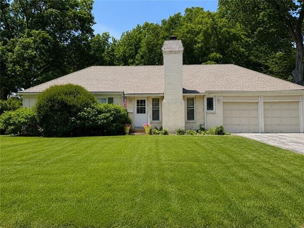 9708 England Drive, Overland Park, KS 66212