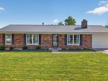 13 Lakeview Drive, Winchester, KY 40391