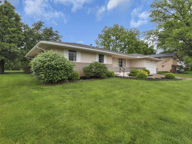 6174 Chinaberry Drive, Columbus, OH 43213 Photo 3