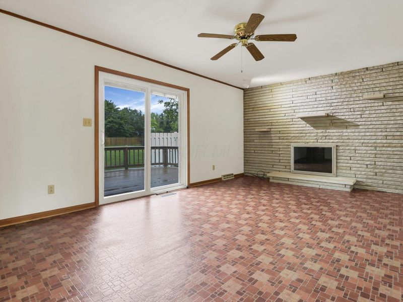 6174 Chinaberry Drive, Columbus, OH 43213 Photo 9