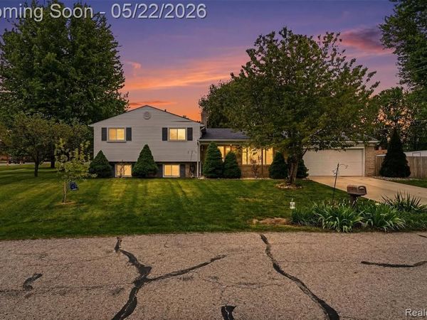 4821 Shelbyshire Drive, Shelby Twp, MI 48316