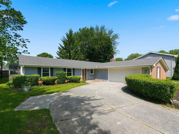 1509 Lake Forest Drive, Fort Wayne, IN 46815