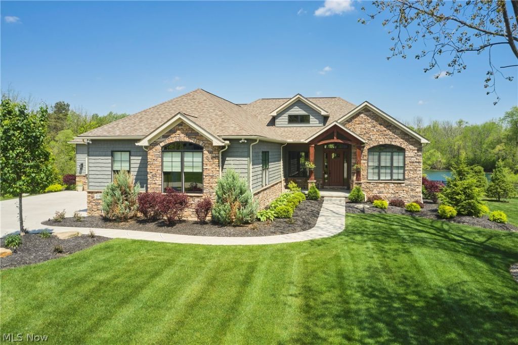 2141 Hayden Drive, Hinckley, OH 44233 Main Photo