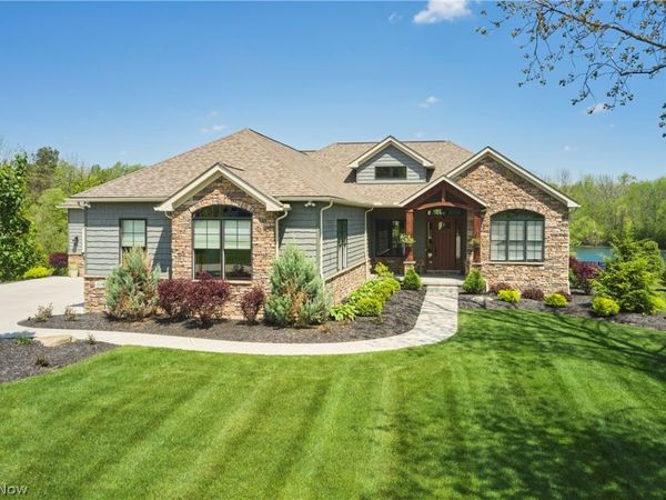 2141 Hayden Drive, Hinckley, OH 44233