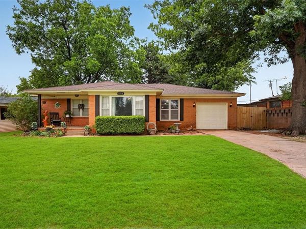 1014 W E Avenue, Elk City, OK 73644