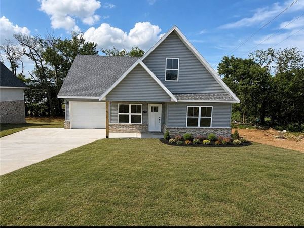 356 LaVona Lane , Huntsville, AR 72740