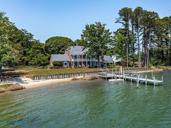430 Harveys Neck Road , Wicomico Church, VA 22473