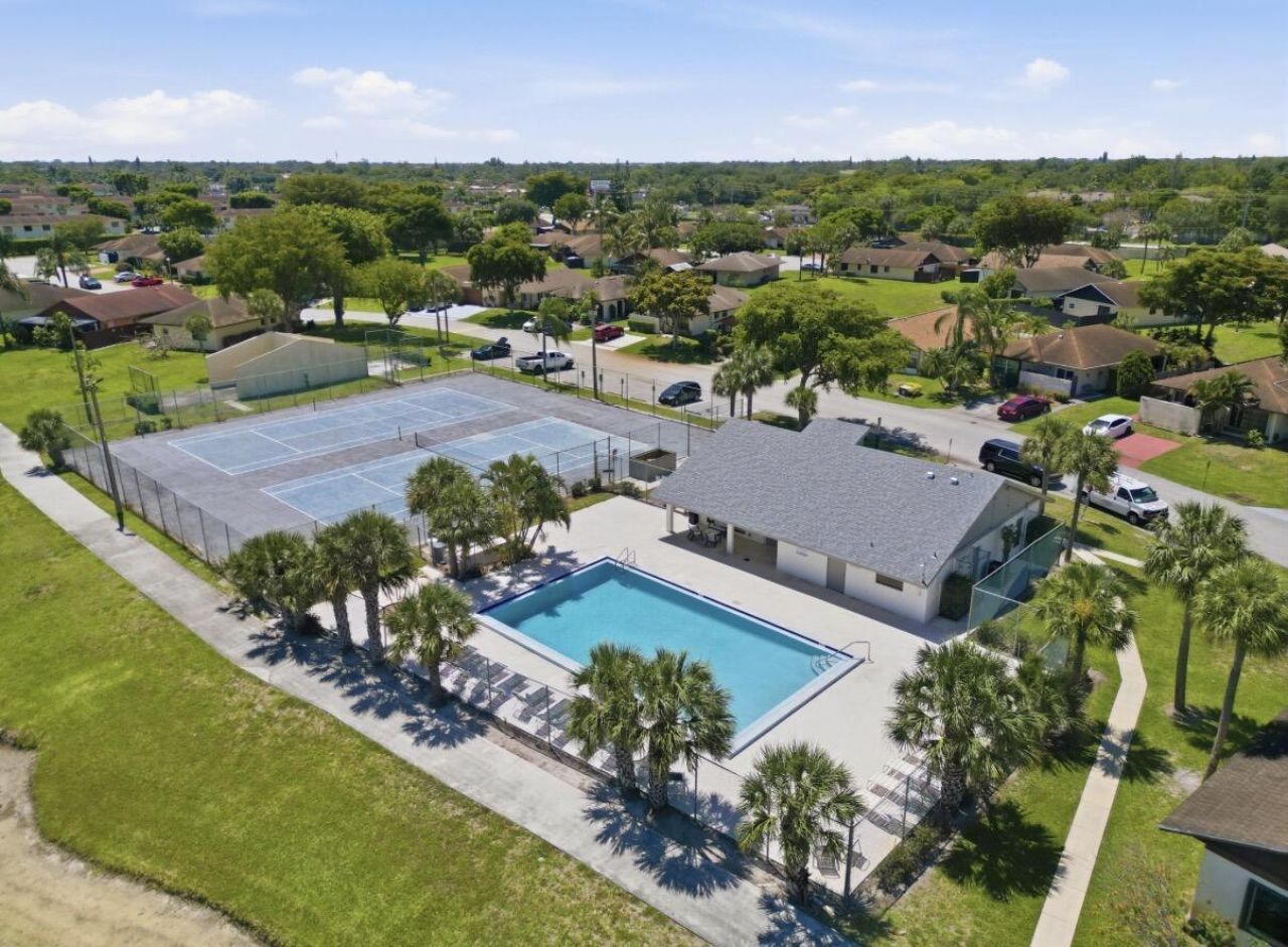 5330 Mendoza Street, West Palm Beach, FL 33415 Photo