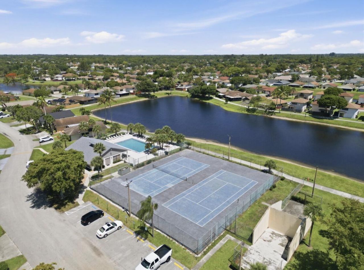 5330 Mendoza Street, West Palm Beach, FL 33415 Photo