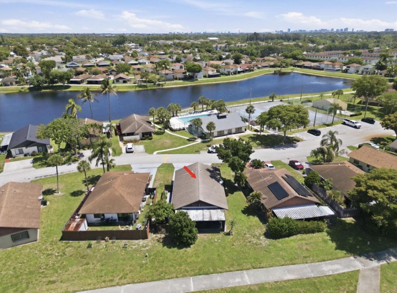 5330 Mendoza Street, West Palm Beach, FL 33415 Photo