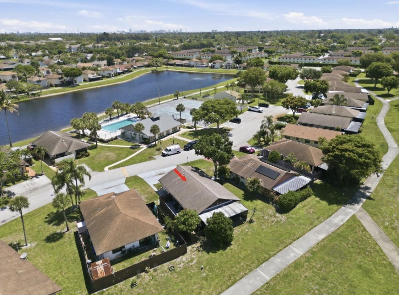 5330 Mendoza Street, West Palm Beach, FL 33415 Photo
