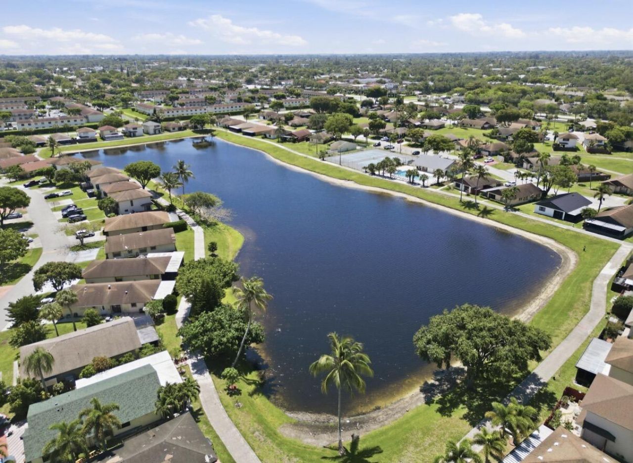 5330 Mendoza Street, West Palm Beach, FL 33415 Photo