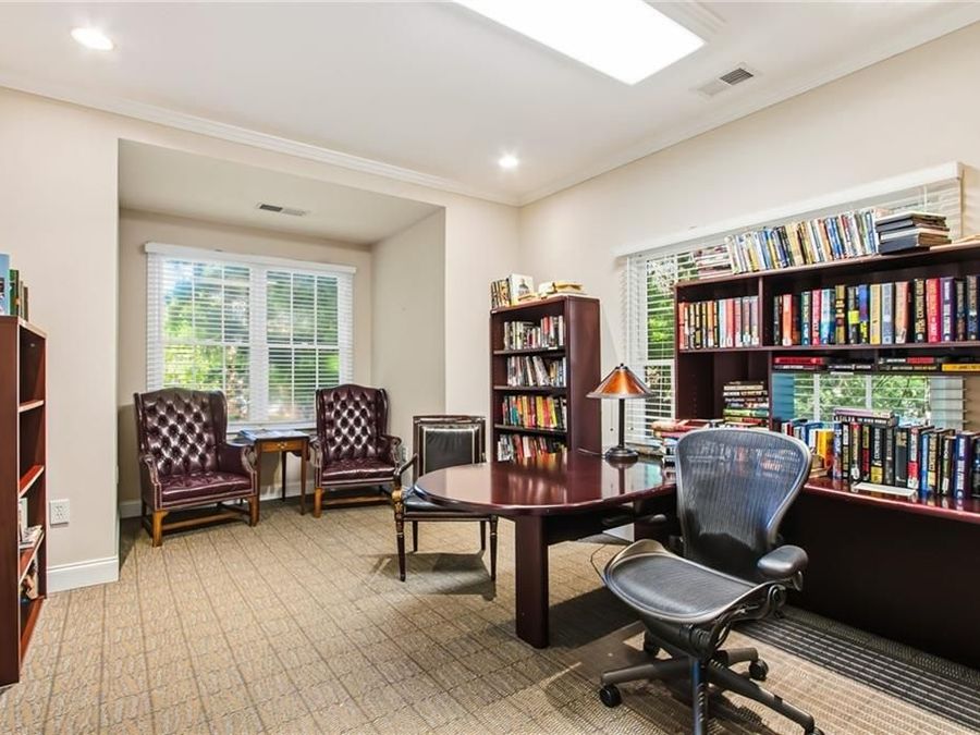 Property Image 100