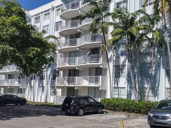 496 NW 165th St Rd , Unit D109, Miami, FL 33169