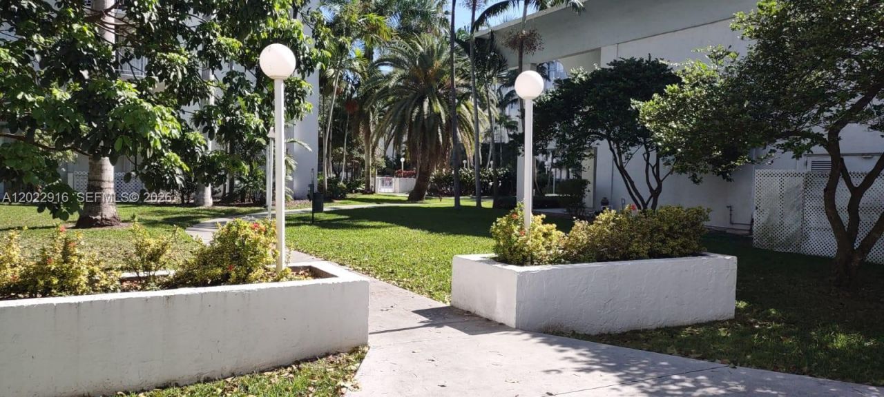 496 NW 165th St Rd , Unit D109, Miami, FL 33169 Photo