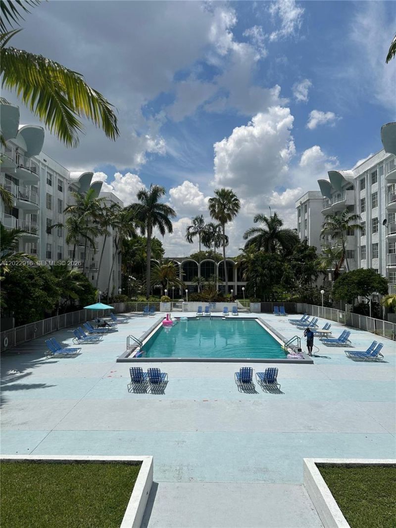 496 NW 165th St Rd , Unit D109, Miami, FL 33169 Photo