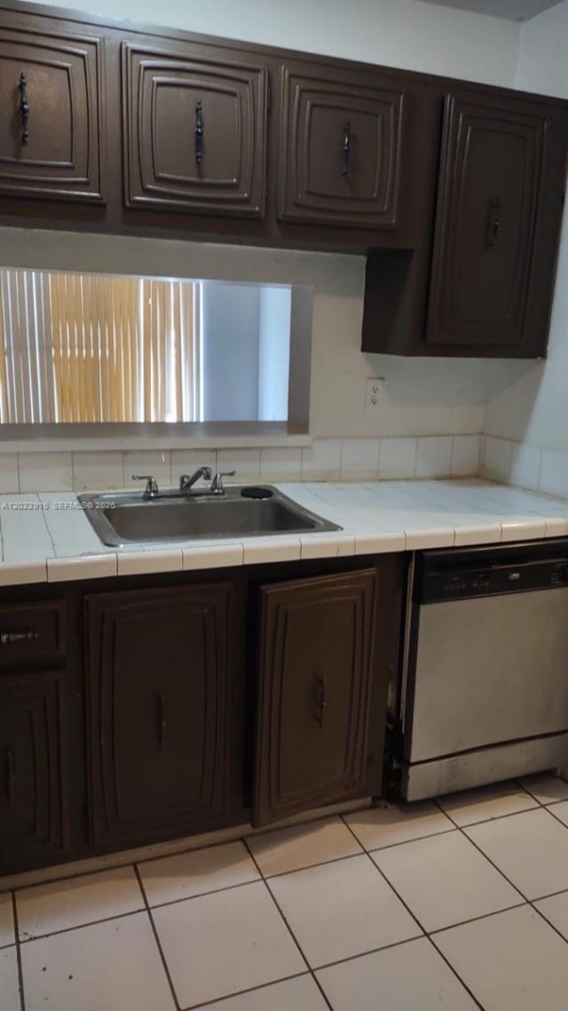 496 NW 165th St Rd , Unit D109, Miami, FL 33169 Photo