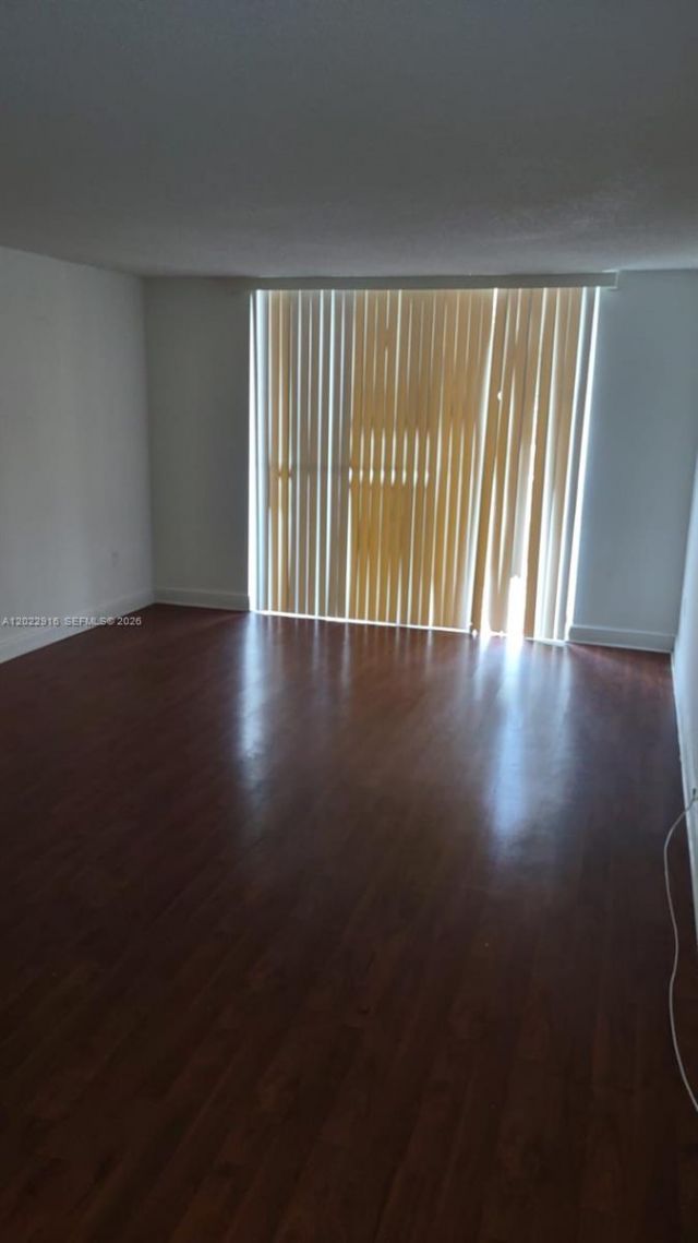 496 NW 165th St Rd , Unit D109, Miami, FL 33169 Photo