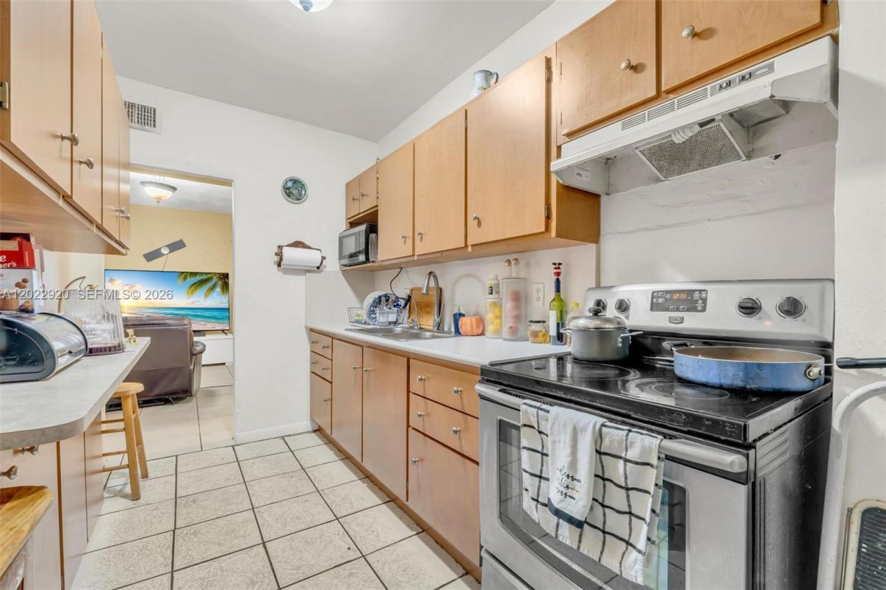 1122 NW 38th St , Miami, FL 33127 Photo