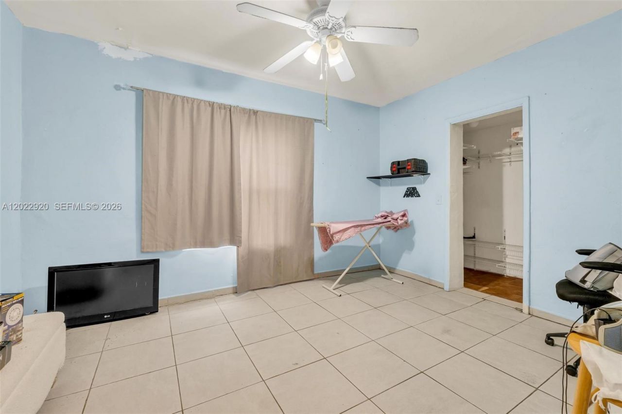 1122 NW 38th St , Miami, FL 33127 Photo