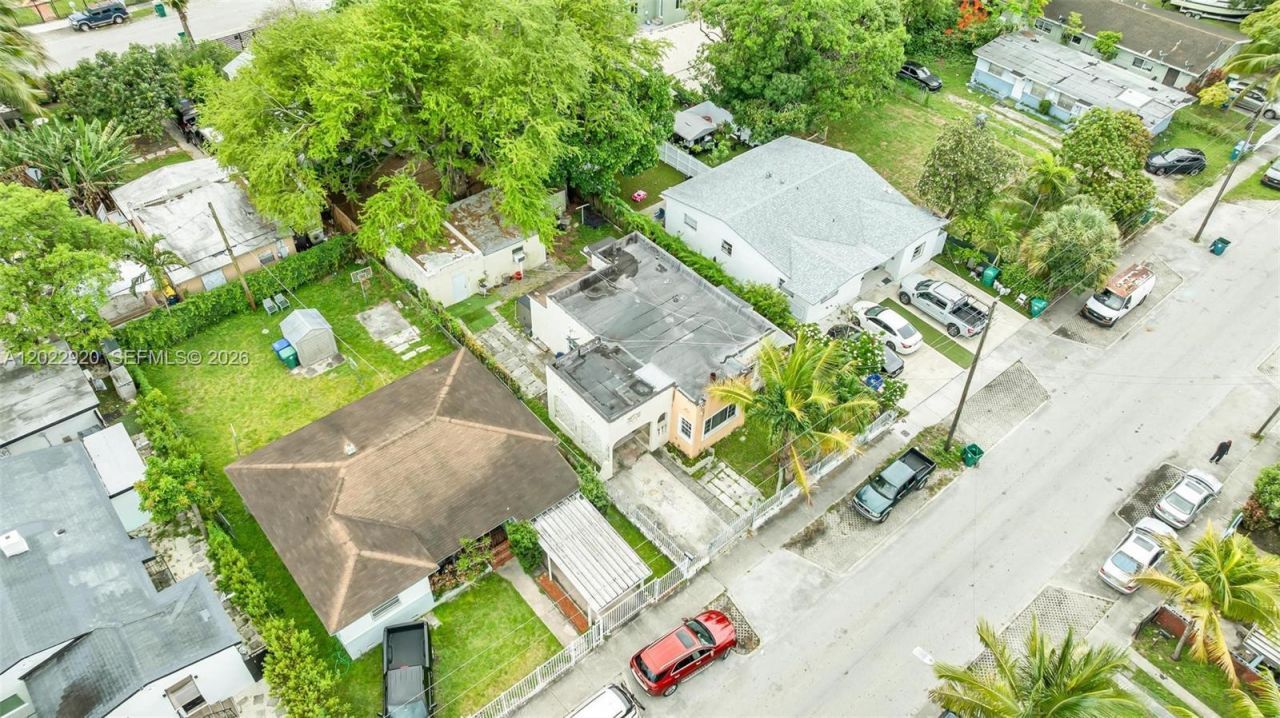 1122 NW 38th St , Miami, FL 33127 Photo