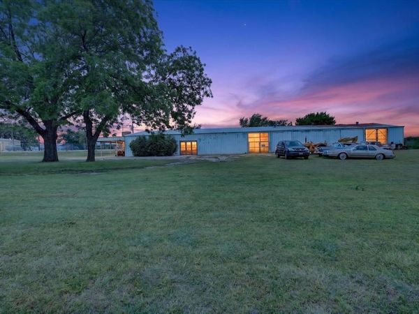 1092 W Highway 199, Springtown, TX 76082