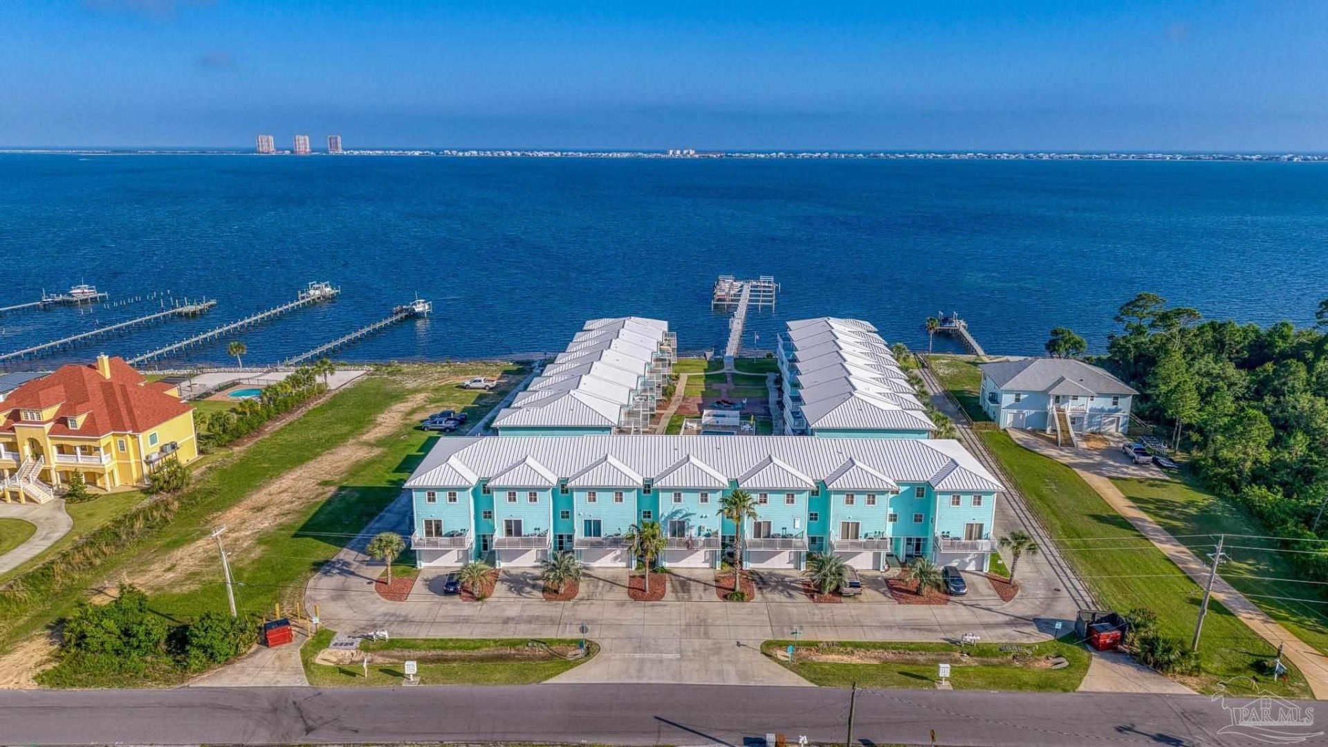 888 Sound Harbor Cir, Gulf Breeze, FL 32563 Main Photo