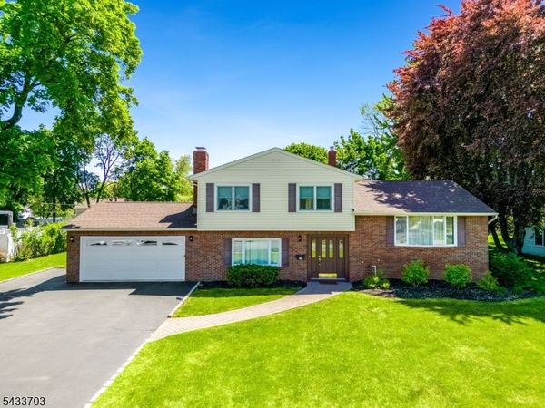 23 Slingerland Ave, Pequannock, NJ 07440