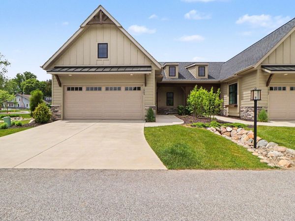 1905 E Woodglen Circle , Valparaiso, IN 46383