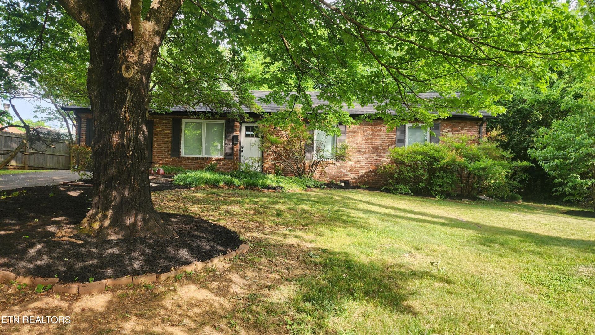1048 Morrow Rd, Knoxville, TN 37923 Main Photo