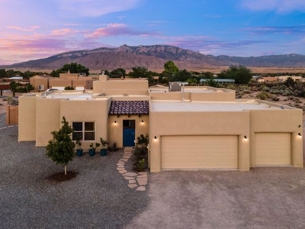 953 Camino Sin Pasada, Corrales, NM 87048