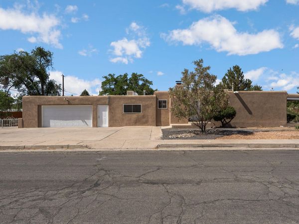 801 Monroe Street NE, Albuquerque, NM 87110