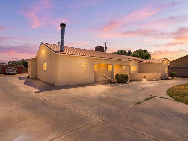 2842 La Fonda Drive SW, Albuquerque, NM 87105