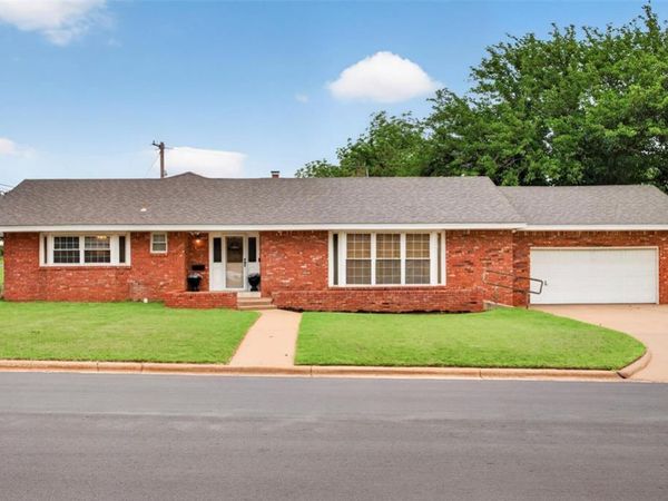 1003 E Proctor Avenue, Weatherford, OK 73096