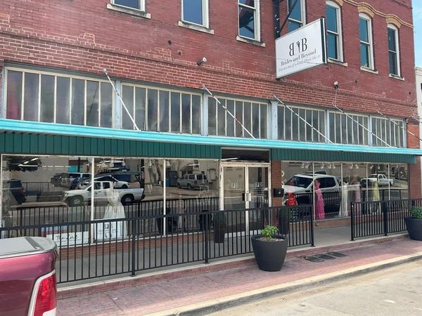 110 E Chambers Street , Unit 112, Cleburne, TX 76031