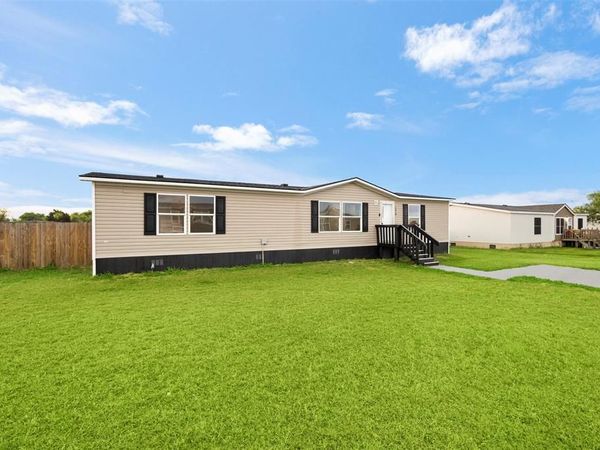 1418 Smooth Stone Drive, Cleburne, TX 76033